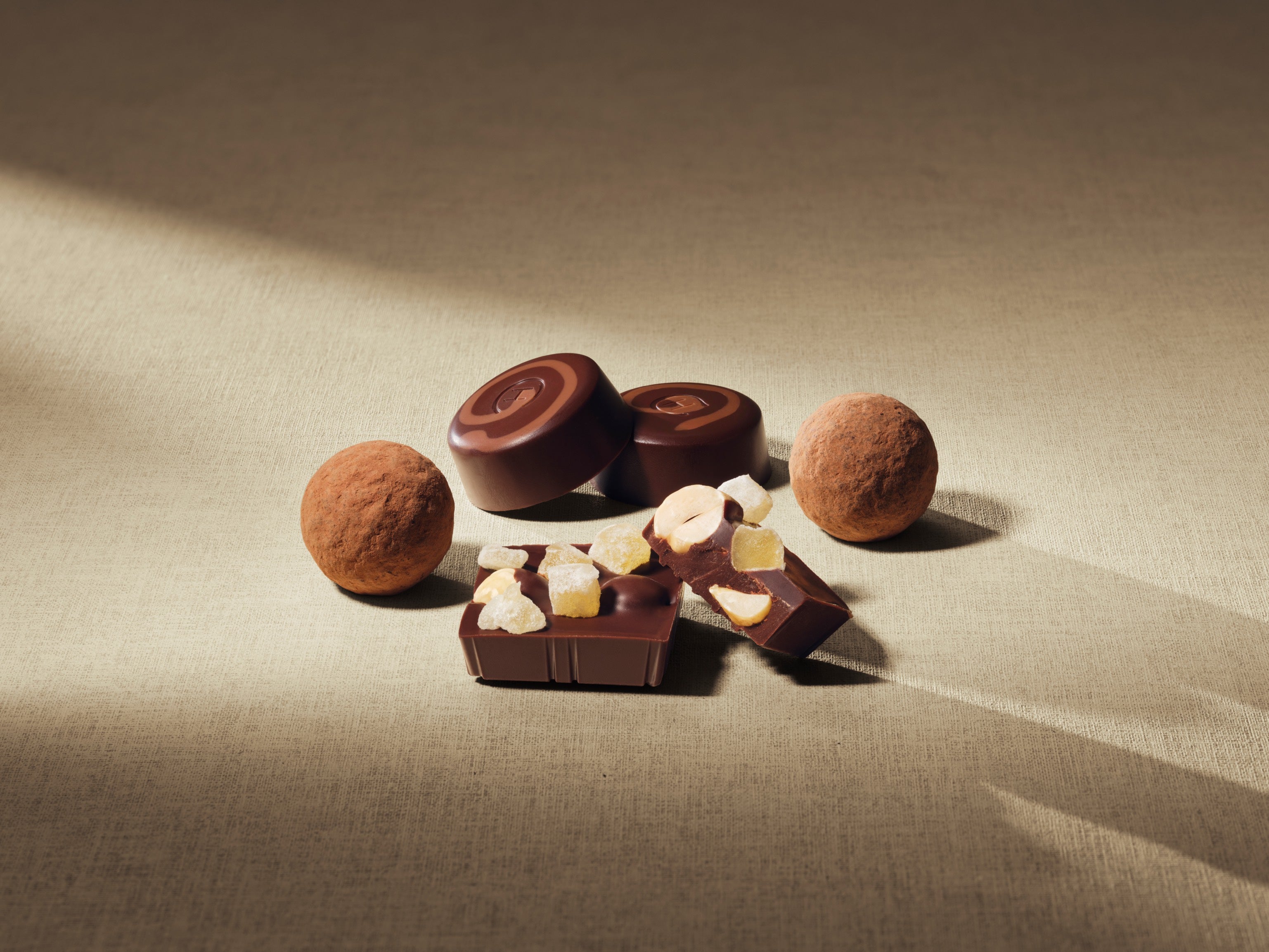 _CHOCOLATE_ ページ Serious Dark Fix 58 Pack | Dark Chocolate Gift Box | Hotel